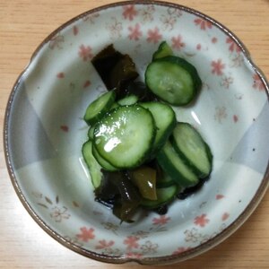 簡単 きゅうりとわかめの酢の物